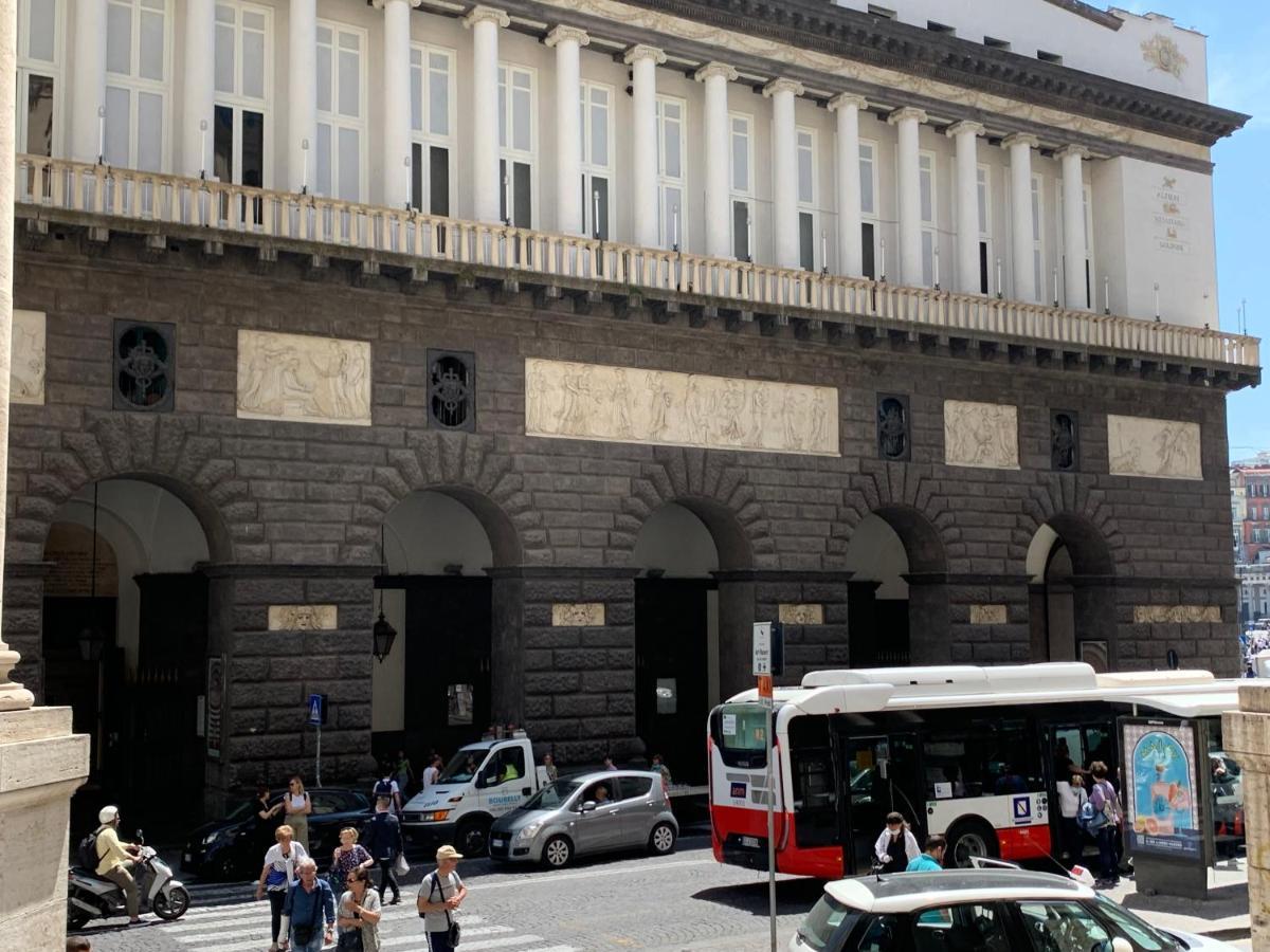 Centro Storico Napoli La Casa Di Ciro Villa Bagian luar foto
