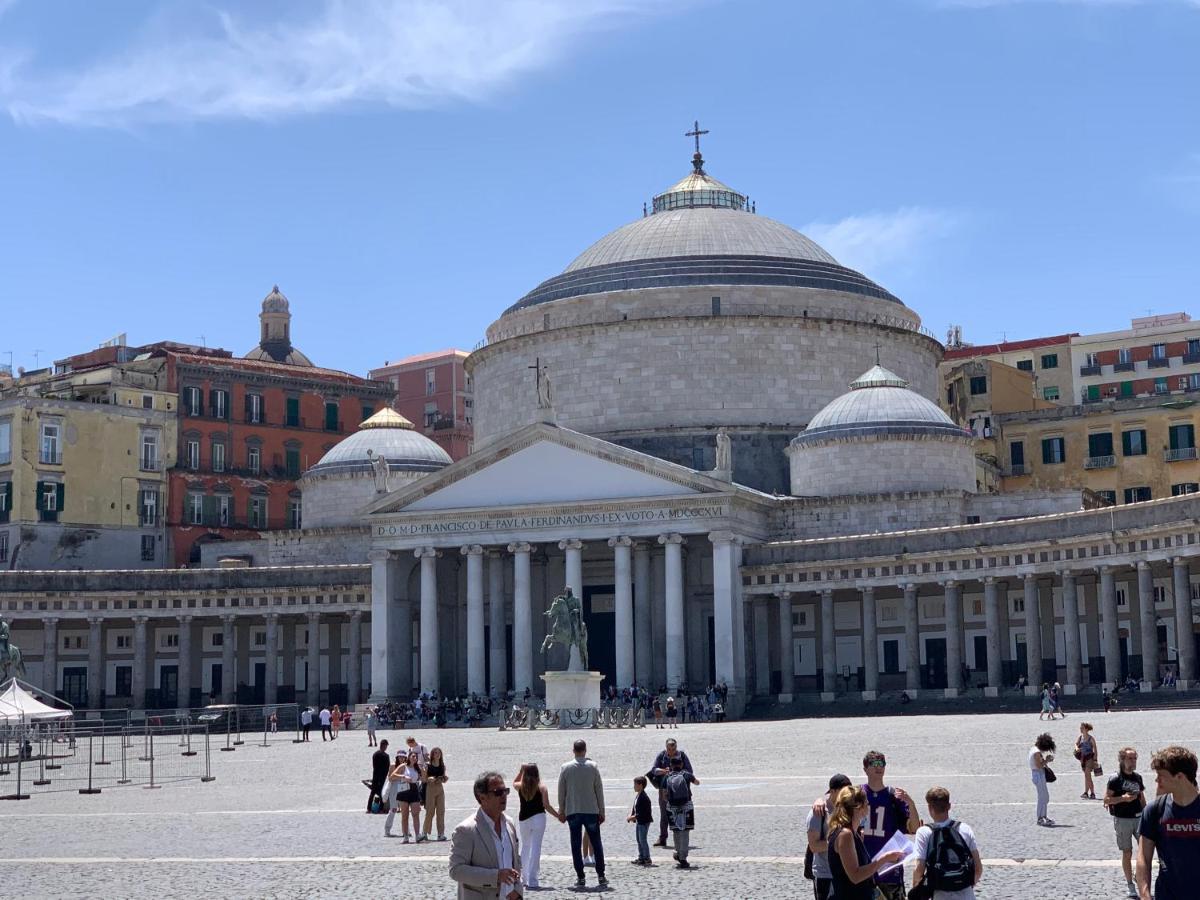 Centro Storico Napoli La Casa Di Ciro Villa Bagian luar foto
