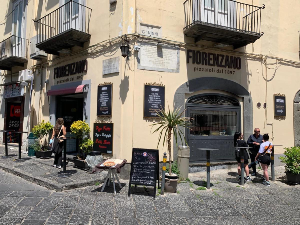 Centro Storico Napoli La Casa Di Ciro Villa Bagian luar foto