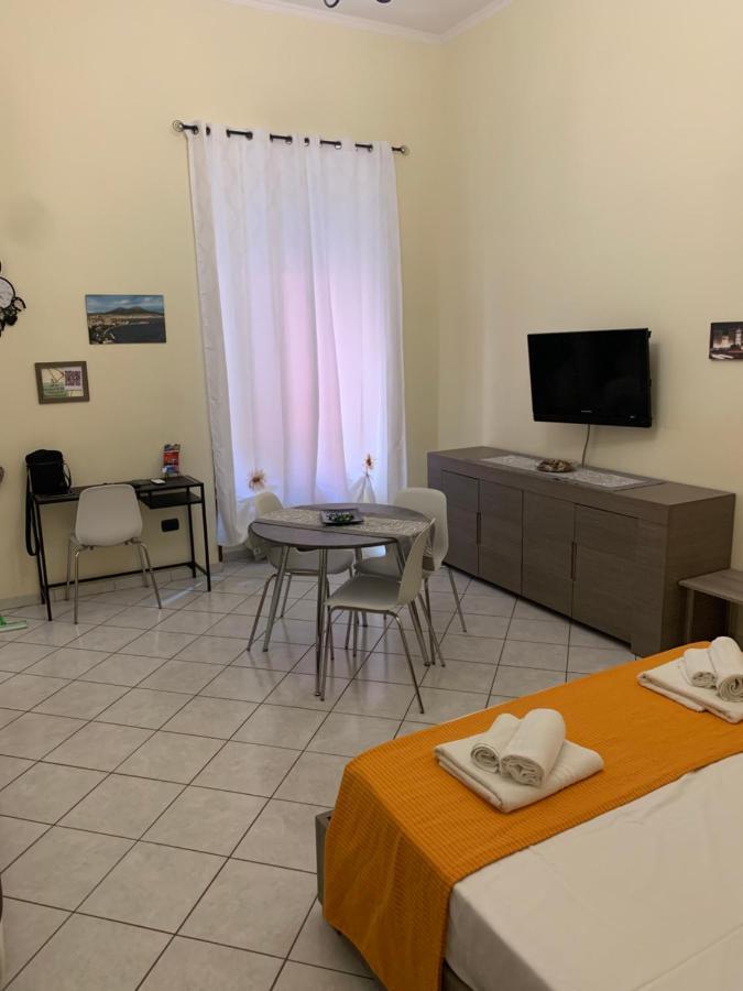 Centro Storico Napoli La Casa Di Ciro Villa Bagian luar foto