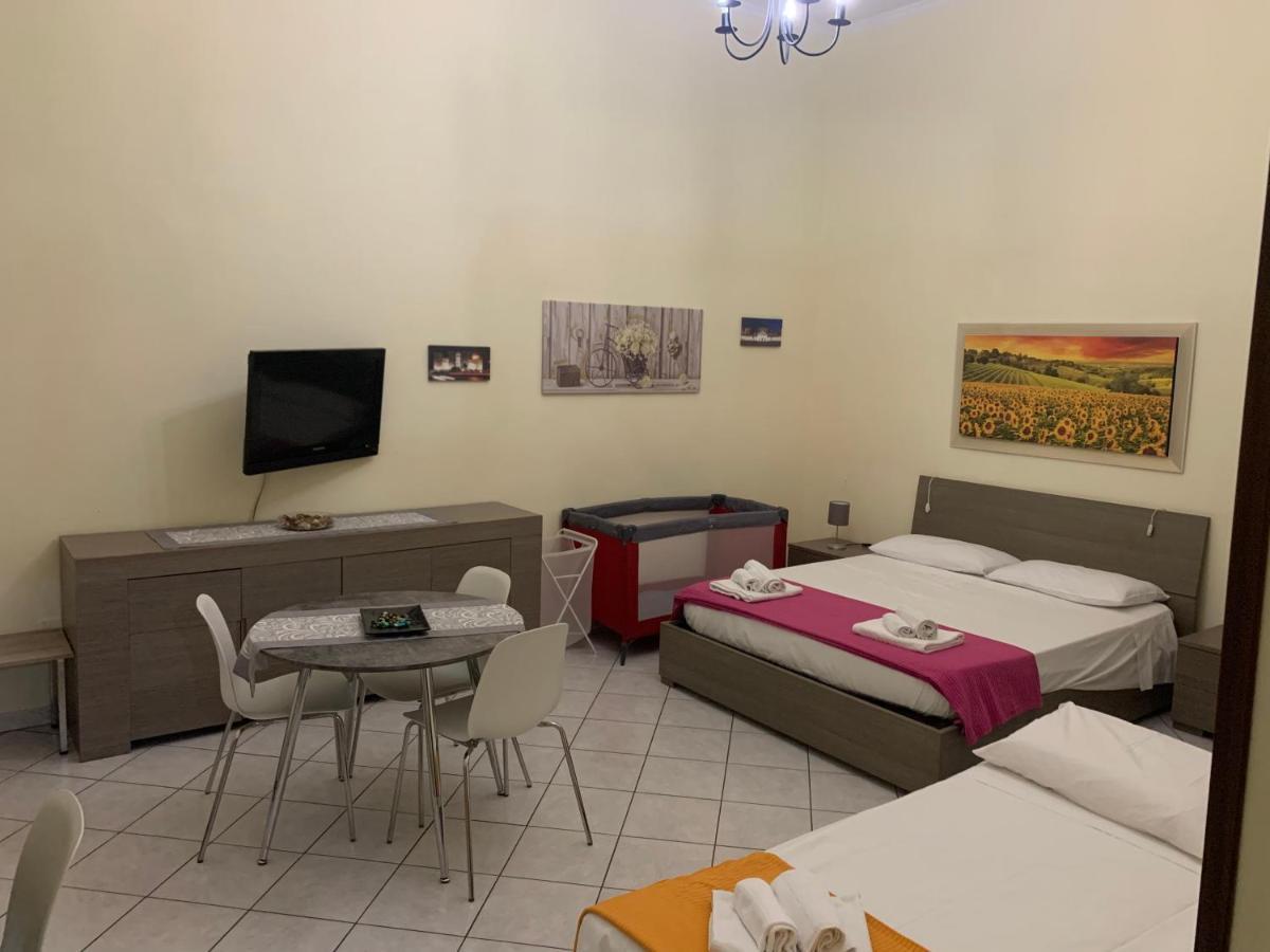 Centro Storico Napoli La Casa Di Ciro Villa Bagian luar foto