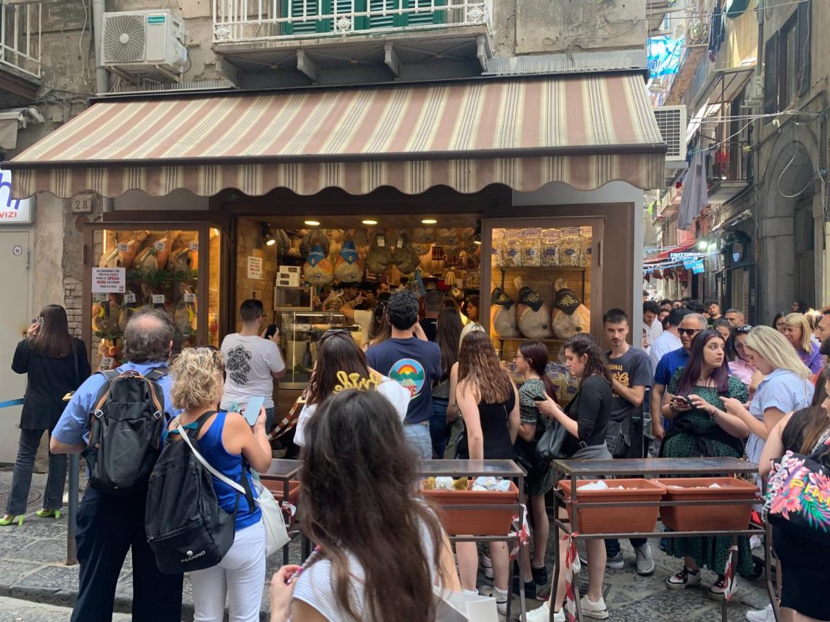 Centro Storico Napoli La Casa Di Ciro Villa Bagian luar foto
